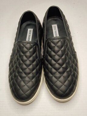 Steve Madden Ecentrcq Black Quilted Slip-On Sneakers Women’s Size 10W